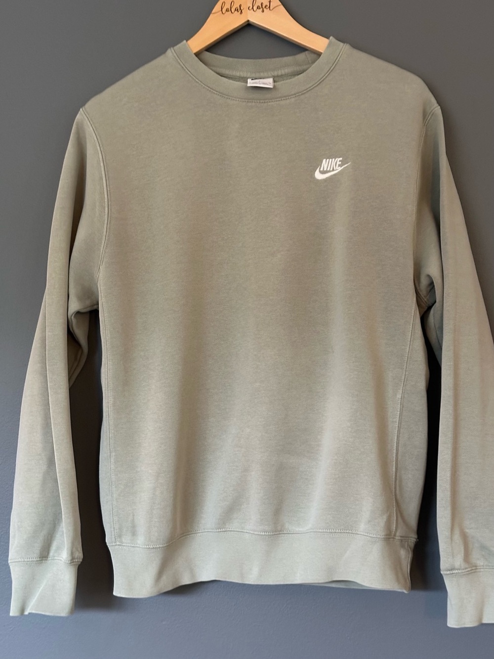 Nike   Crewneck Sweatshirt in Sage Green SMALL Great Condition